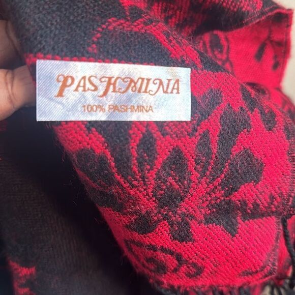 Pashmina Floral Wrap/Scarf - Picture 6 of 6